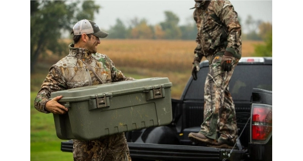 PLANO - Box Sportsmans Trunk Large Desert Tan