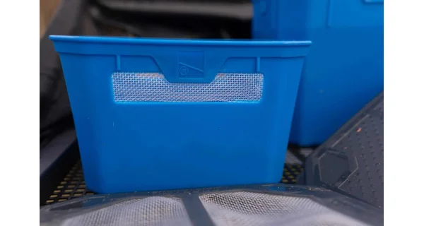 PRESTON - Krabička na živé nástrahy 3Pt Venta Window Tub