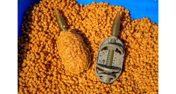 PRESTON - Krmítko ICS In-Line Dura Flat Method XL 75 g