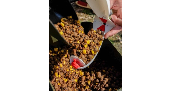 SPOMB - Raketa zakrmovací Large X Black