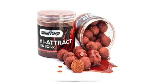 SQUAT CARP - Boilies v dipu Hi-Attract Big Boss 220 g 20 mm