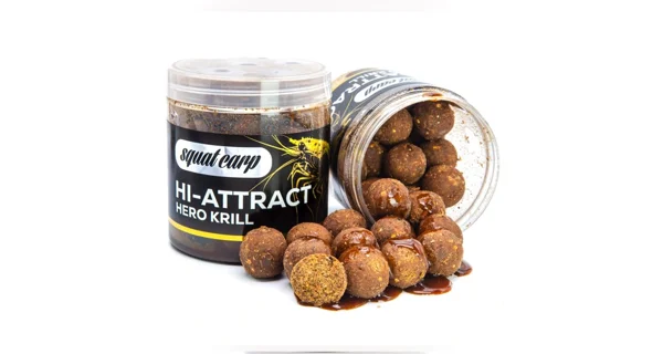 SQUAT CARP - Boilies v dipu Hi-Attract Hero Krill 220 g 20 mm