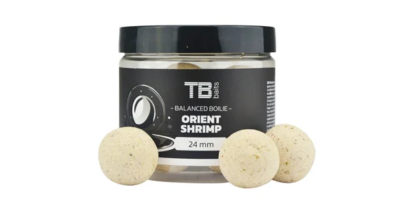 TB BAITS - Vyvážené Boilie Balanced White Edition + Atraktor Orient Shrimp 24 mm 100 g