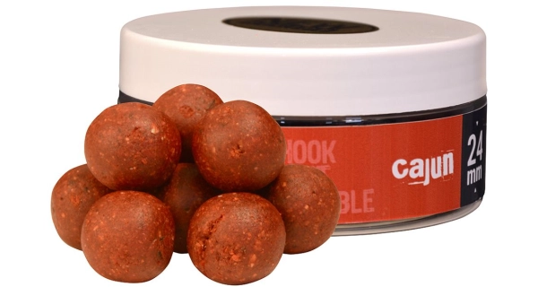 THE ONE - Rozpustné boilie Hook Bait Soluble Red 24 mm 150 g