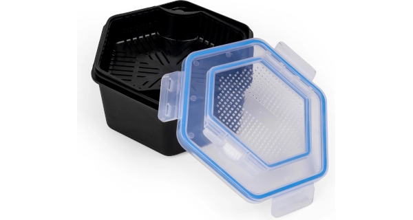 ZEBCO - Krabička na nástrahy se sítkem Secure-Lock Bait Box And Sieve 2 l