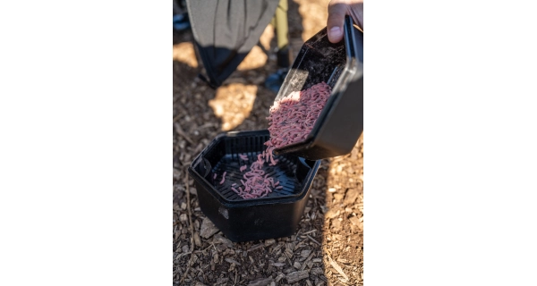 ZEBCO - Krabička na nástrahy se sítkem Secure-Lock Bait Box And Sieve 2 l