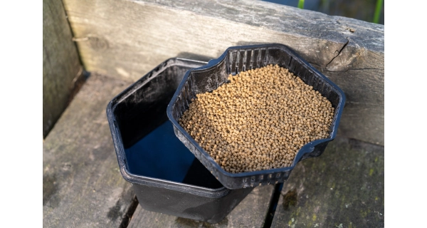 ZEBCO - Krabička na nástrahy se sítkem Secure-Lock Bait Box And Sieve 2 l